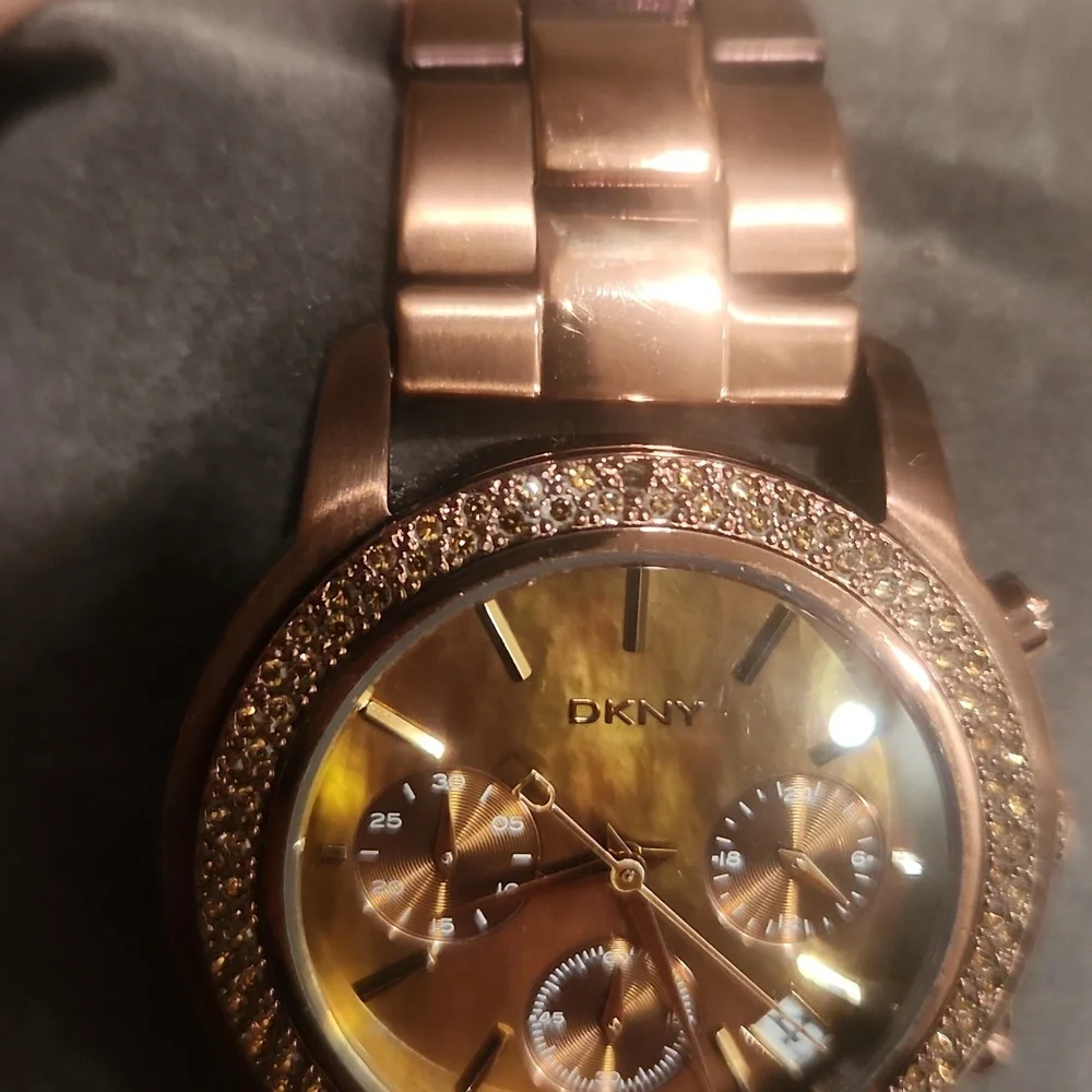 DKNY Watch - Picture 4 of 7